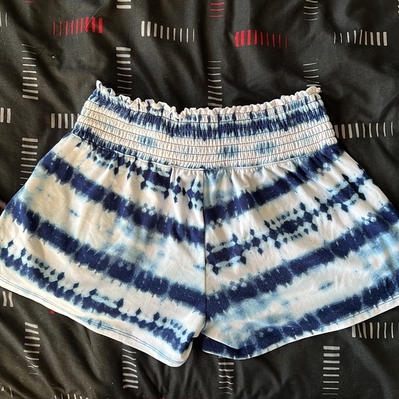 Im selling these blue and white size small shorts - Picture 2 of 2